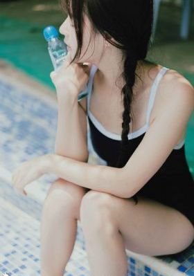 《课中坏事》无删减版