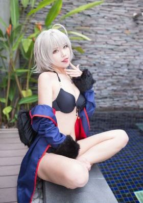 燃冬之女王加冕短剧免费观看