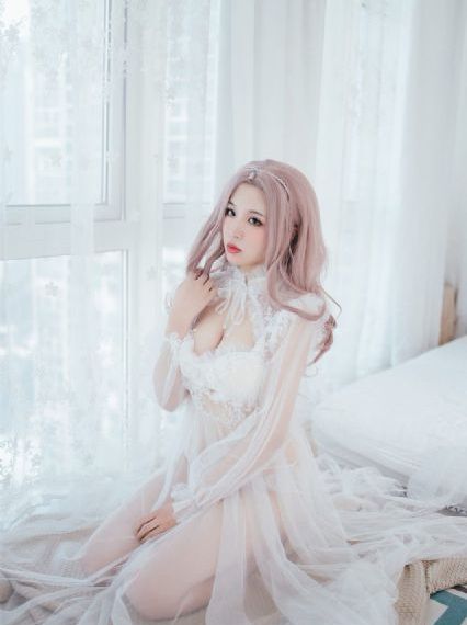 在厨房里征服美艳老师视频