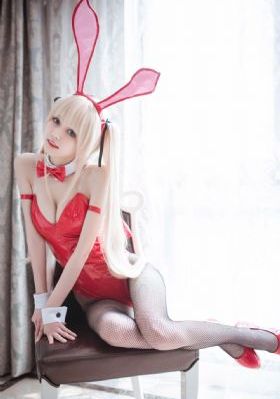 兴奋的女人们
